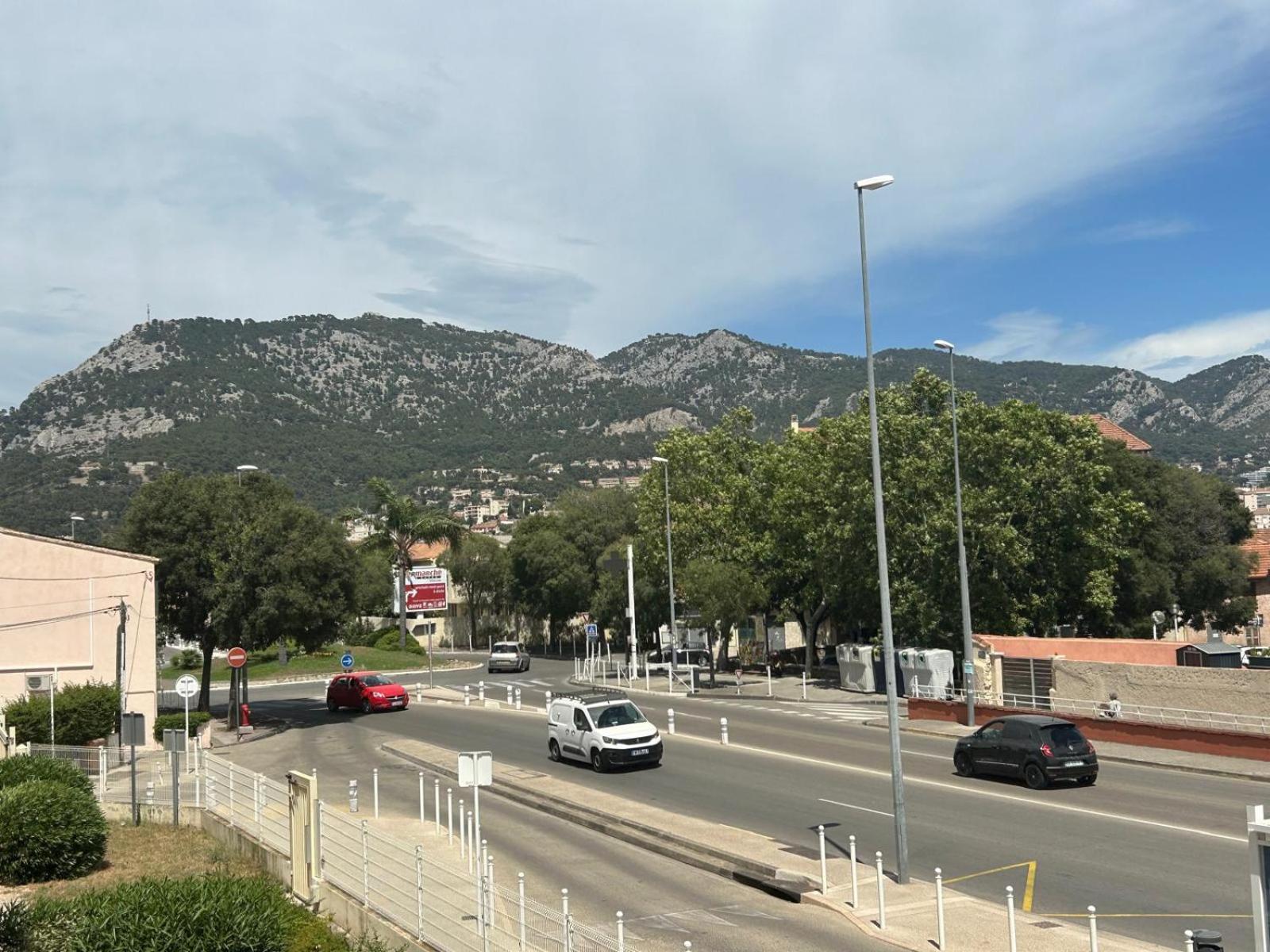 T4 Lumineux Et Spacieux, Parking Et Parc Prive Toulon Eksteriør billede